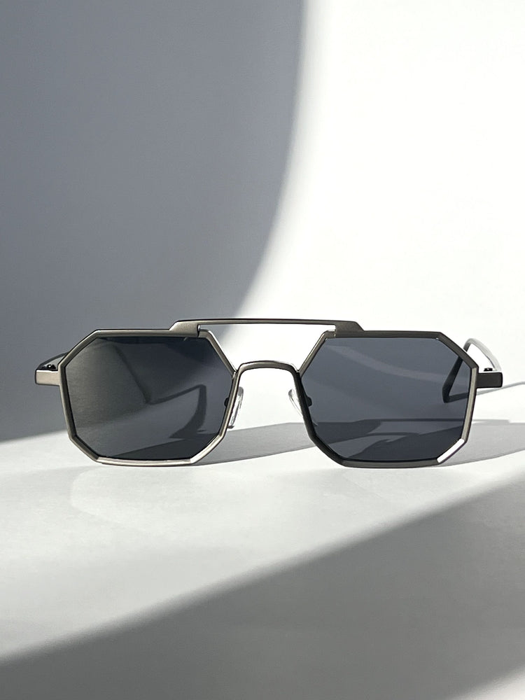 Titanium Noir-1