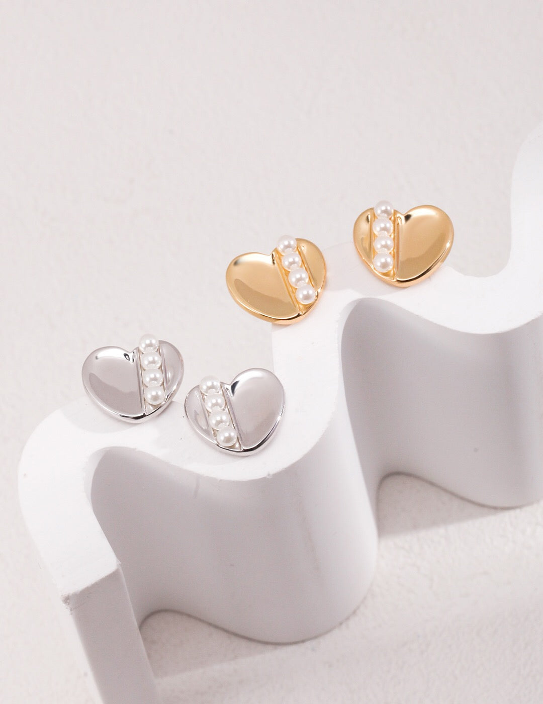 Love Pearl Stud Earrings-0