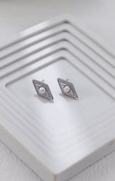 Diamond-shaped Zirconia and Pearl Stud Earrings-2