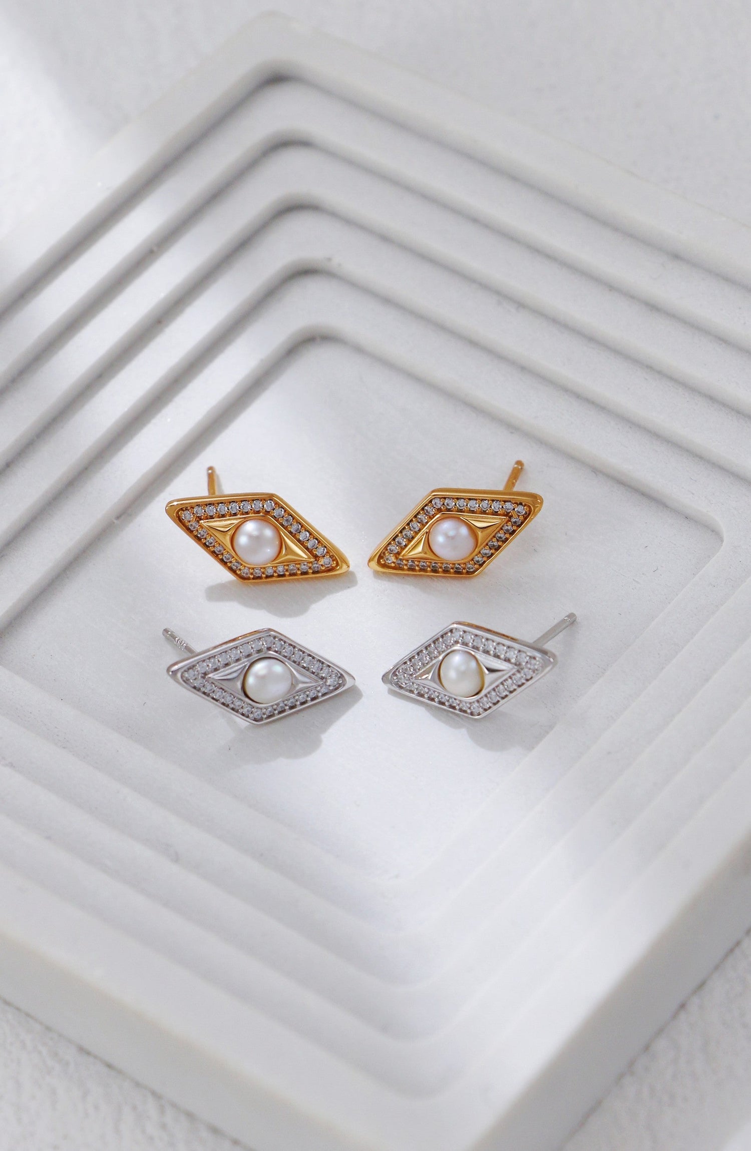 Diamond-shaped Zirconia and Pearl Stud Earrings-1